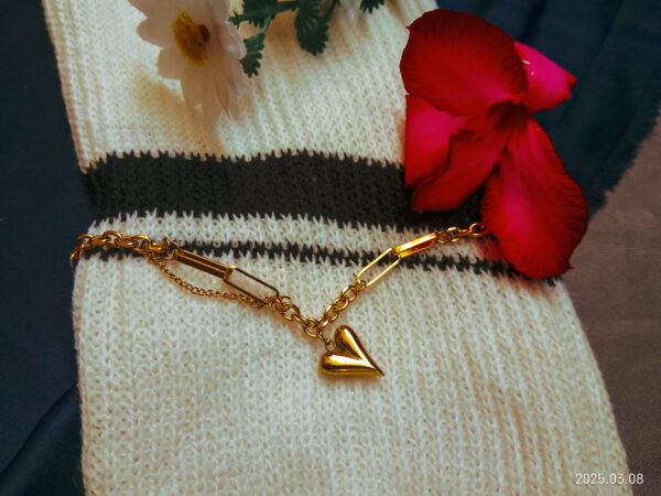 Heart felt Charm bracelet